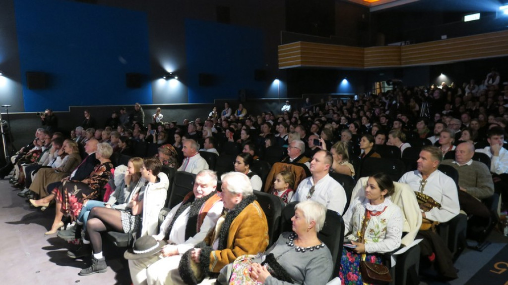 Zbójnicek ze Zębu tańczy, śpiewa i gra już 60 lat