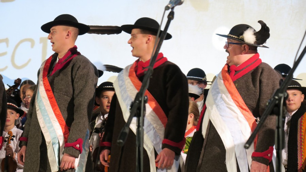 Zbójnicek ze Zębu tańczy, śpiewa i gra już 60 lat