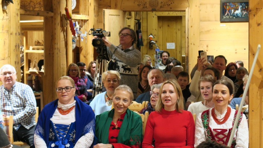 Noworoczne kolędowanie w Czerwony Dworze