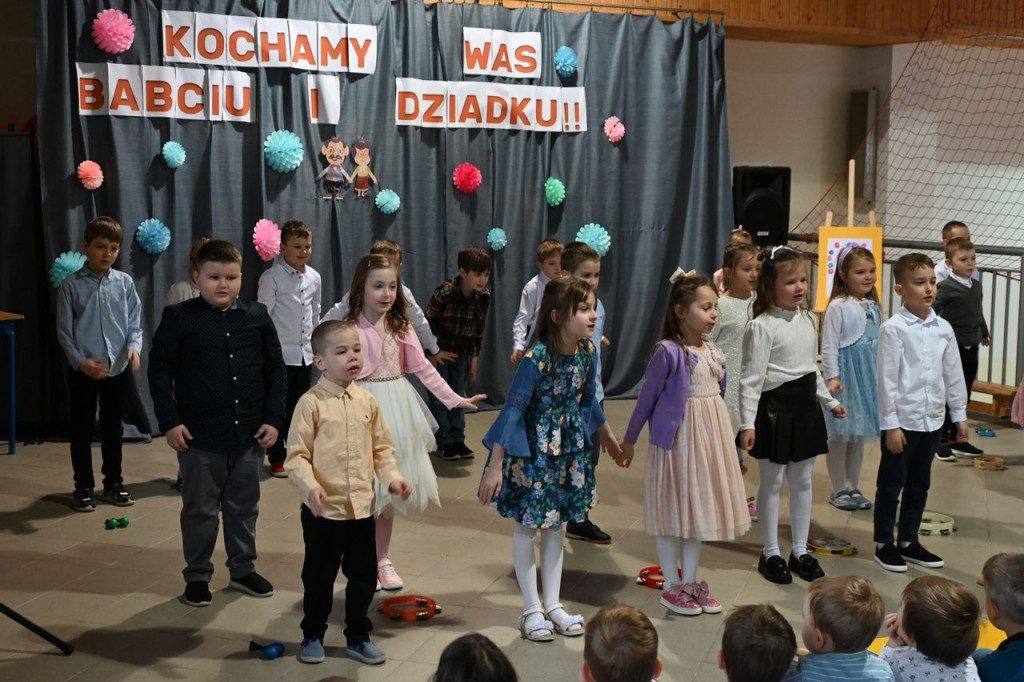 Dzień Babci i Dziadka w SP Ciche 1