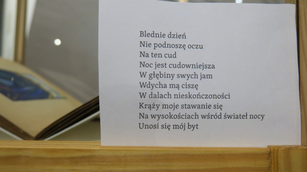 Odważnej Estery Karp wyprowadzanie z zapomnienia