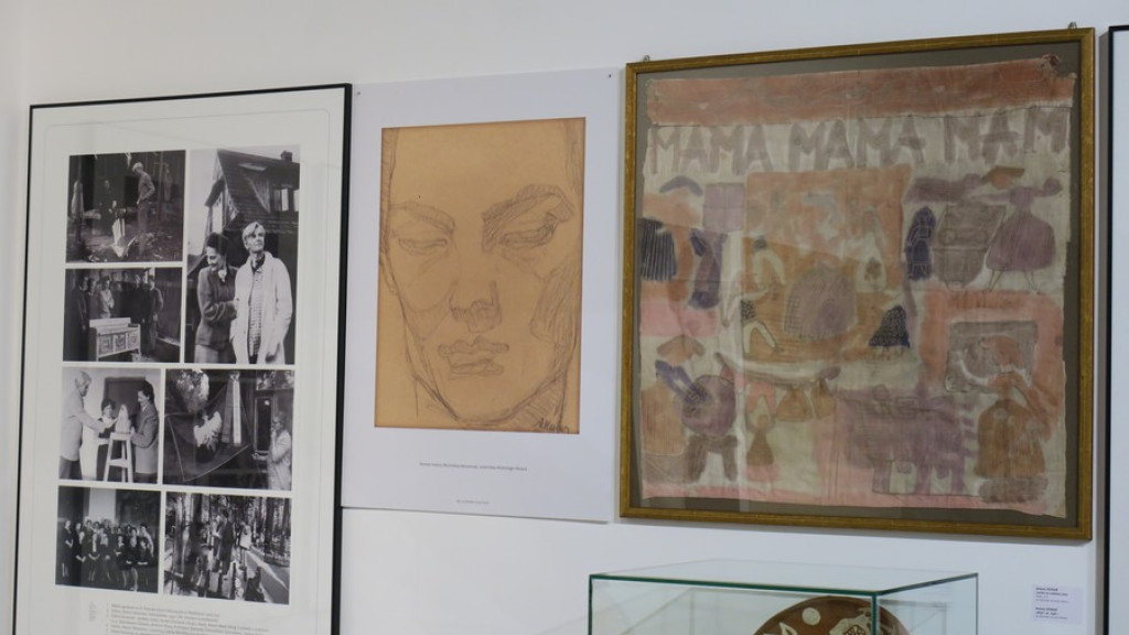 Szesnaście kobiet w Miejskiej Galerii Sztuki