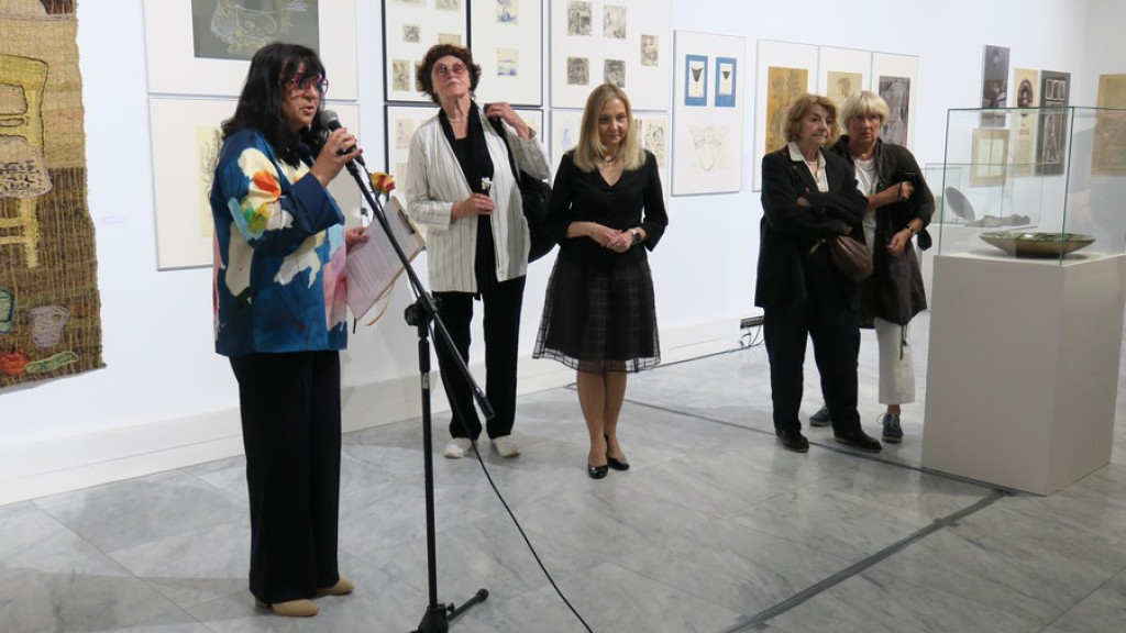 Szesnaście kobiet w Miejskiej Galerii Sztuki