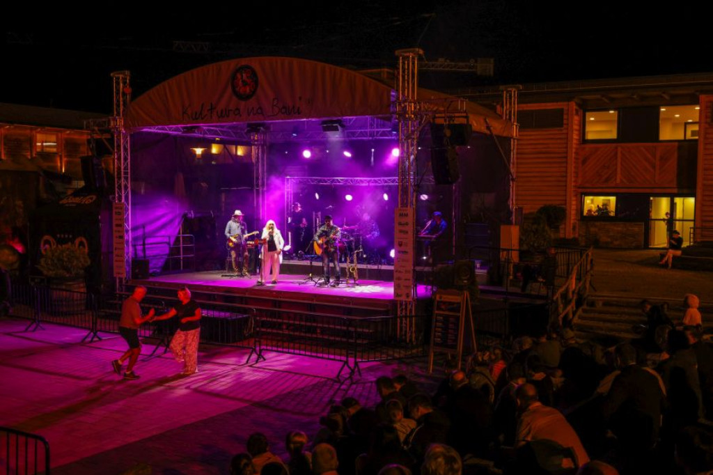 Kultura na Bani. Koncert 2 plus 1