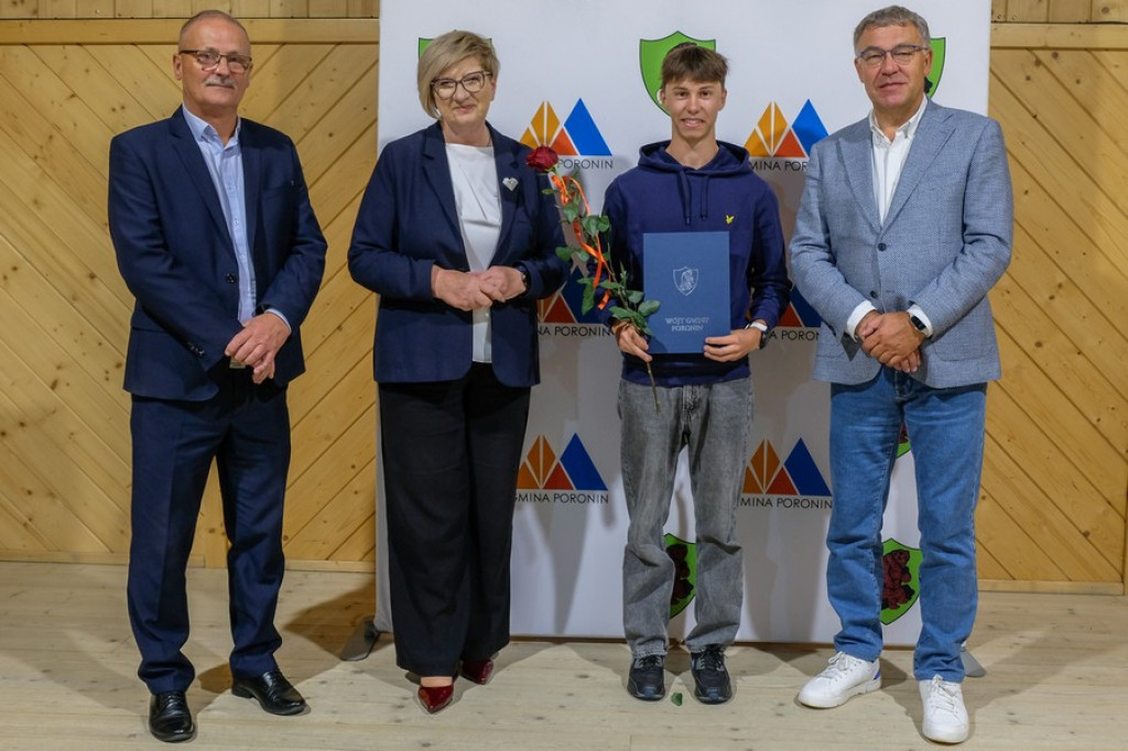 Nauczyciele i sportowcy docenieni w Poroninie