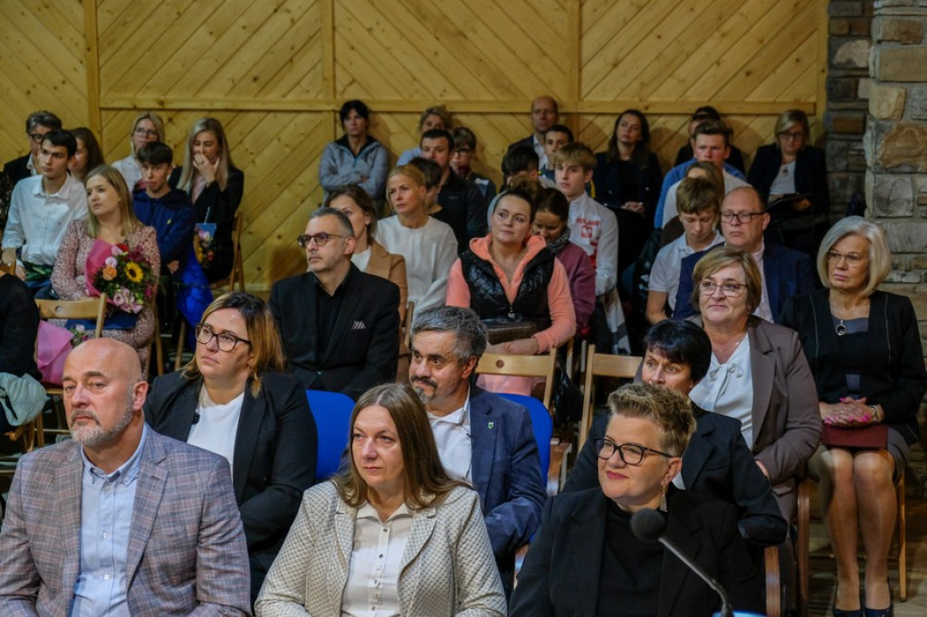 Nauczyciele i sportowcy docenieni w Poroninie