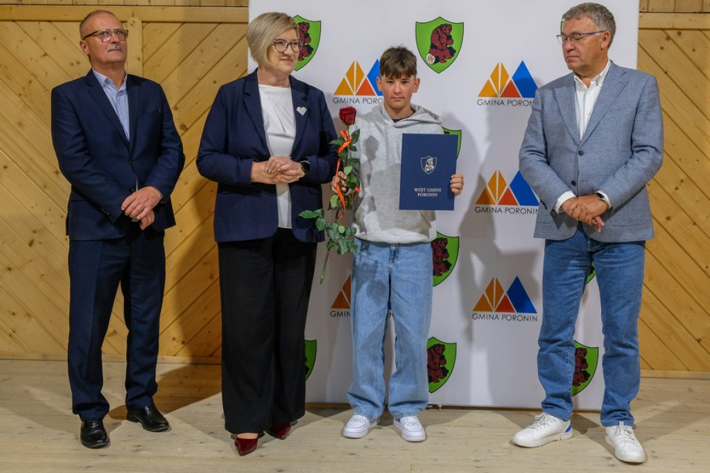 Nauczyciele i sportowcy docenieni w Poroninie