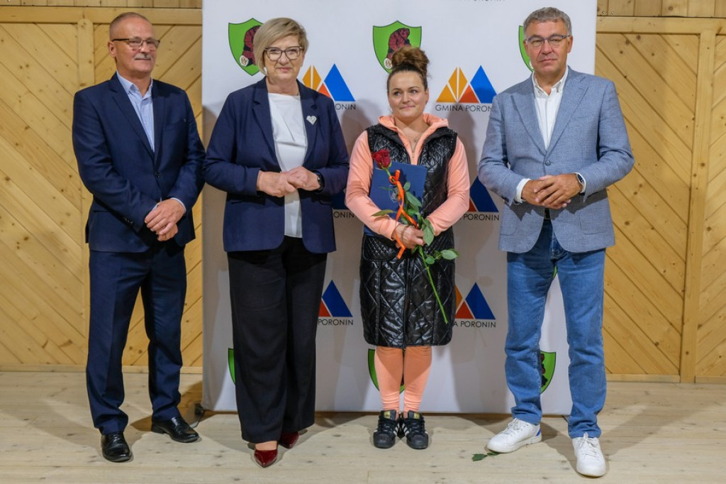 Nauczyciele i sportowcy docenieni w Poroninie