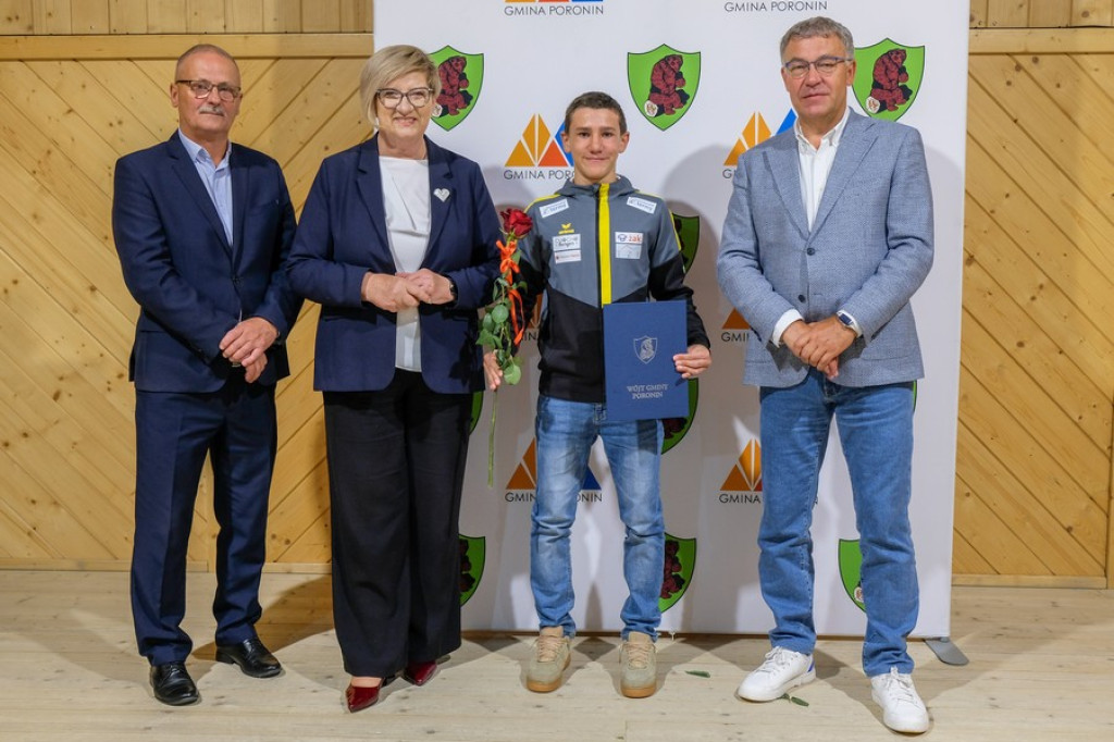 Nauczyciele i sportowcy docenieni w Poroninie