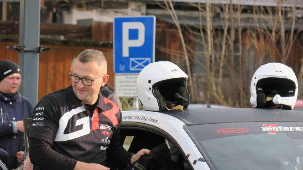 Z Placu Niepodległości na podhalańskie drogi
