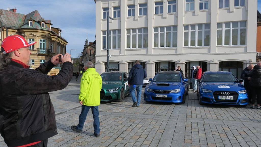 Z Placu Niepodległości na podhalańskie drogi