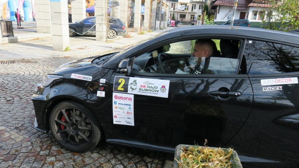 Z Placu Niepodległości na podhalańskie drogi