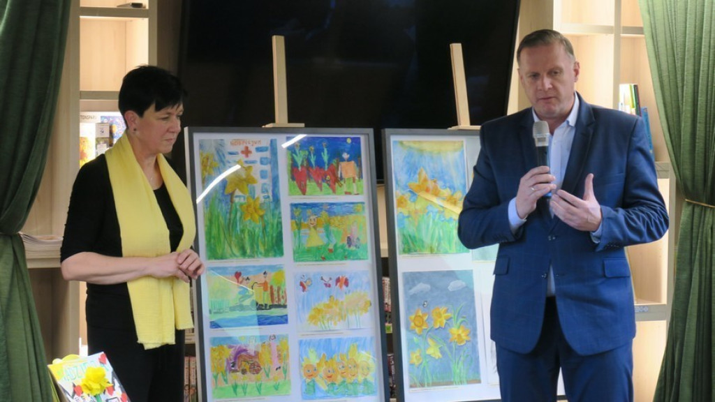 Żółty żonkil nadzieją dla hospicjum
