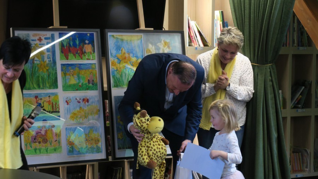 Żółty żonkil nadzieją dla hospicjum