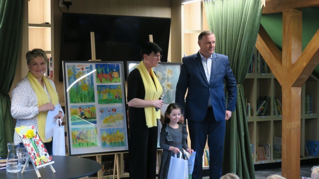 Żółty żonkil nadzieją dla hospicjum