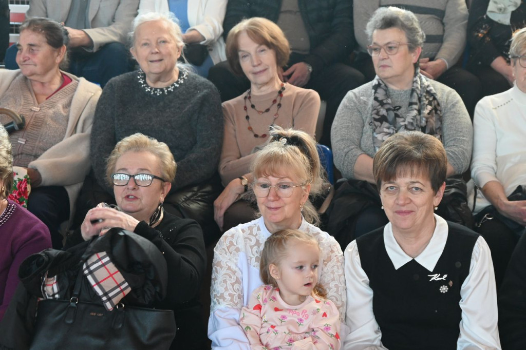Dziadkowie, wnukowie, radość