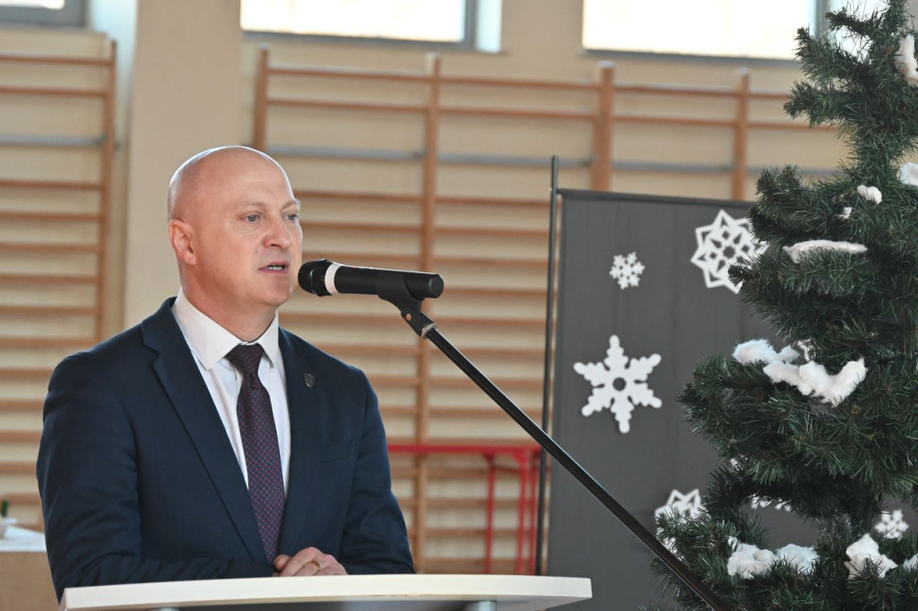 Dziadkowie, wnukowie, radość