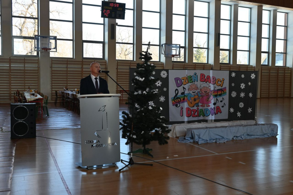 Dziadkowie, wnukowie, radość