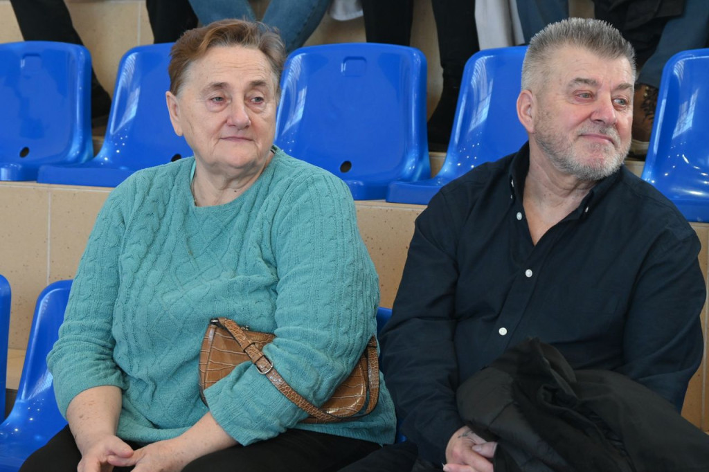 Dziadkowie, wnukowie, radość