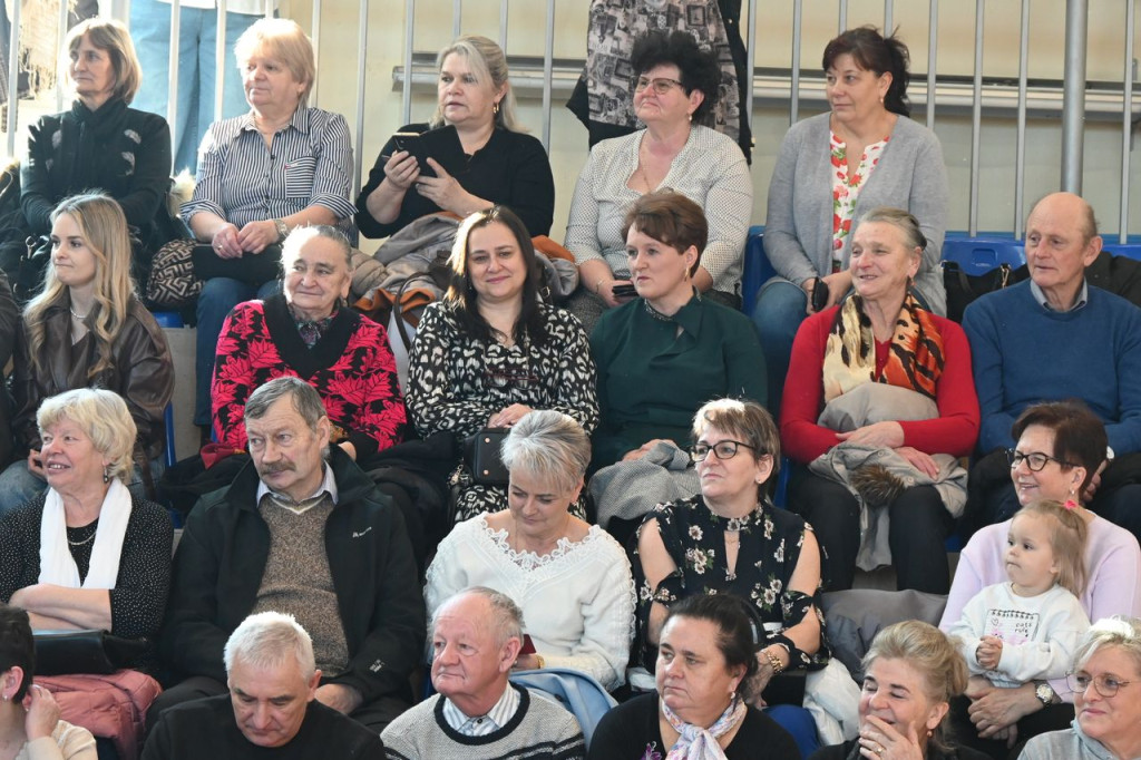 Dziadkowie, wnukowie, radość