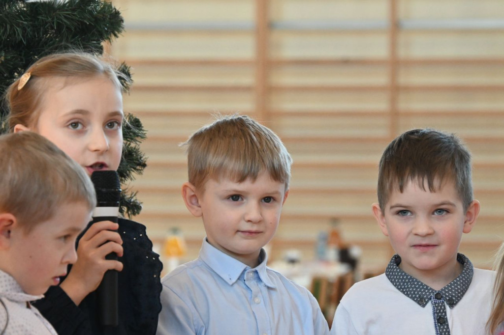 Dziadkowie, wnukowie, radość
