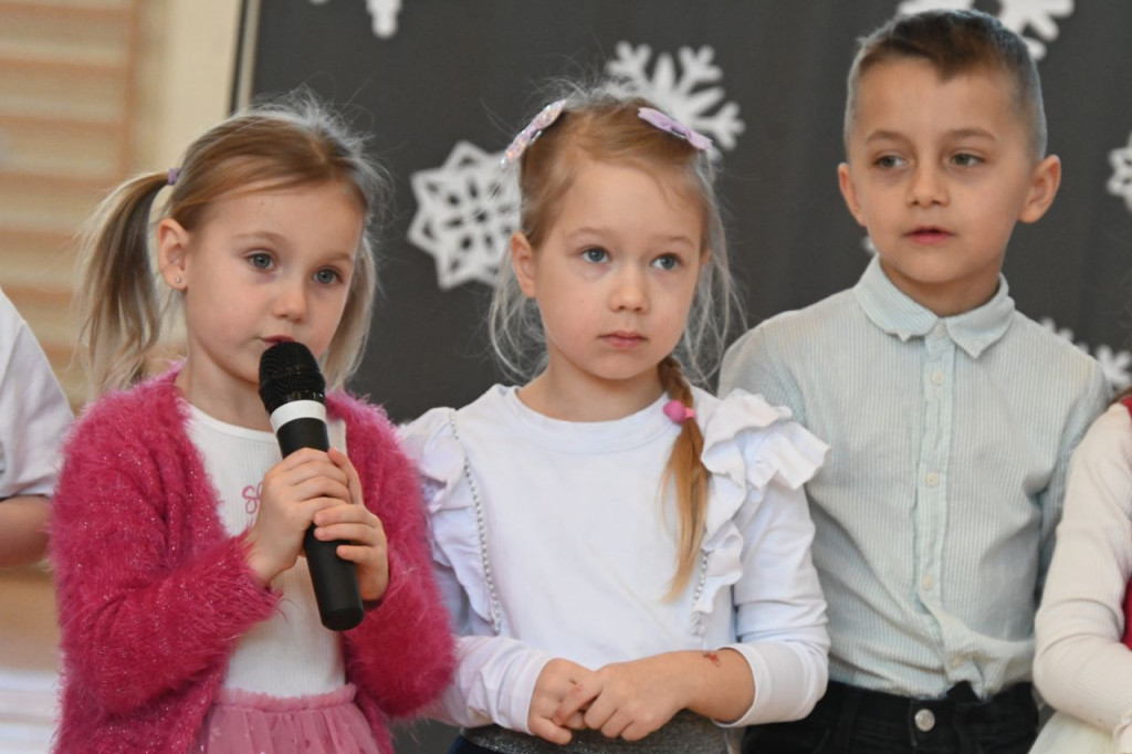 Dziadkowie, wnukowie, radość