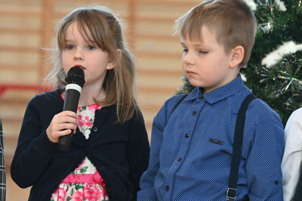 Dziadkowie, wnukowie, radość