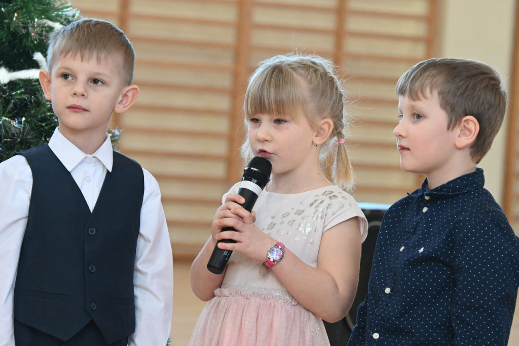 Dziadkowie, wnukowie, radość
