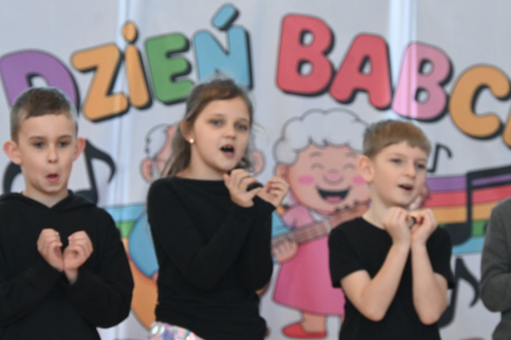 Dziadkowie, wnukowie, radość