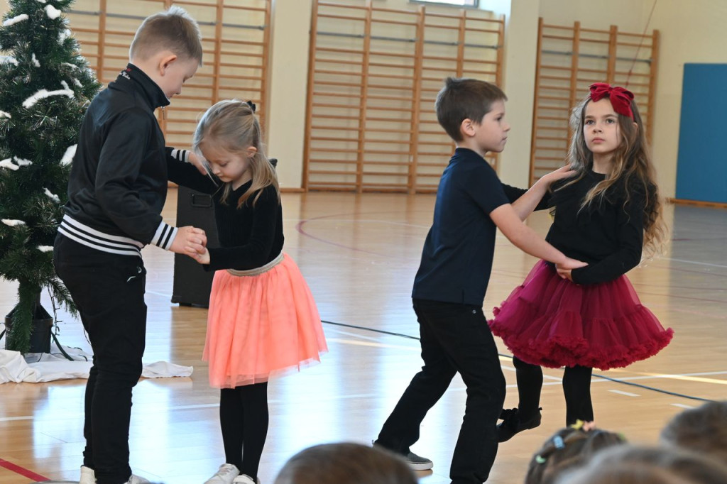 Dziadkowie, wnukowie, radość