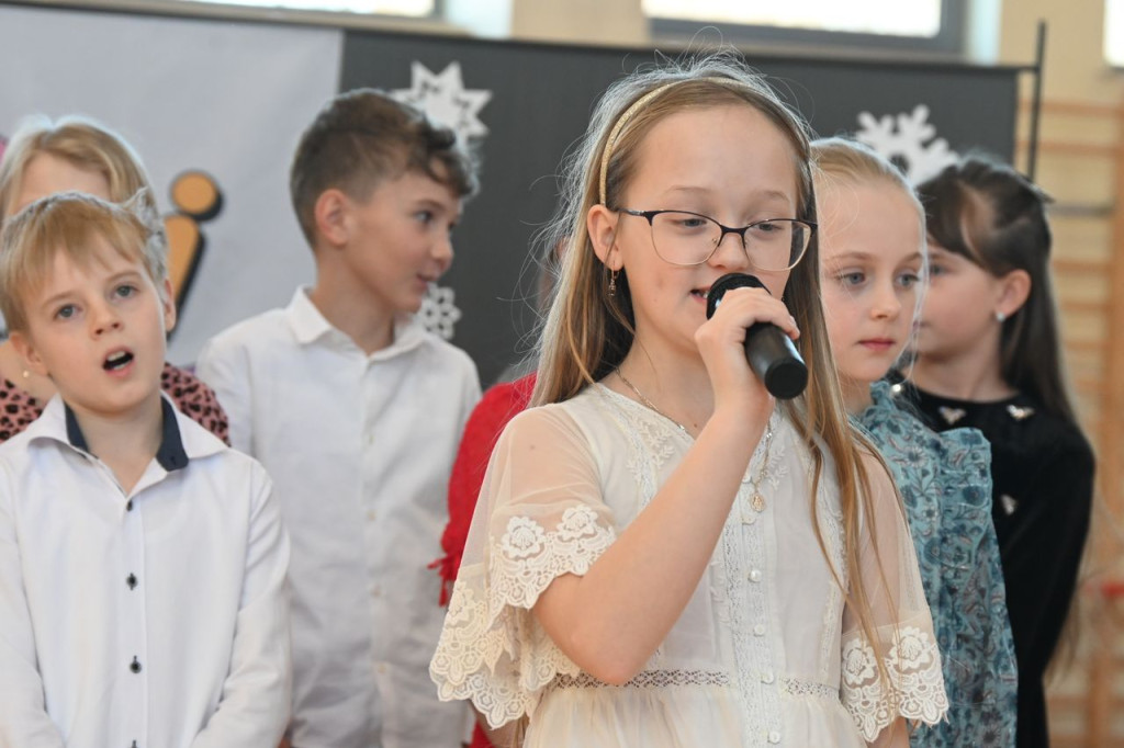 Dziadkowie, wnukowie, radość