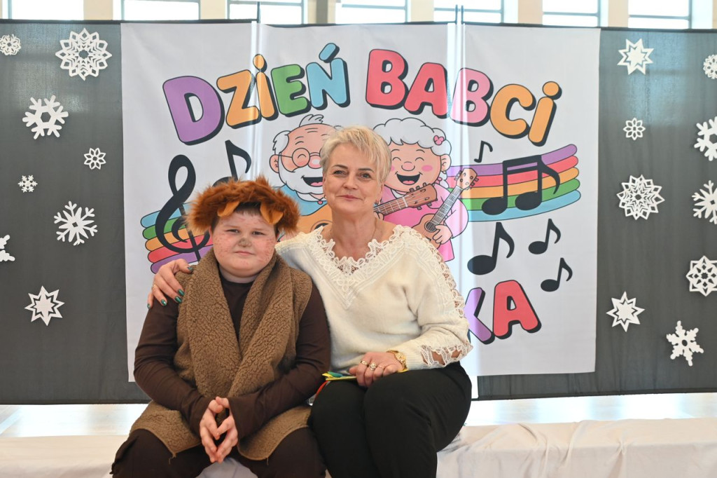 Dziadkowie, wnukowie, radość