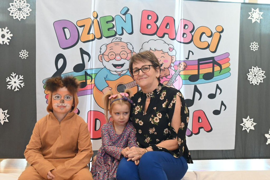 Dziadkowie, wnukowie, radość