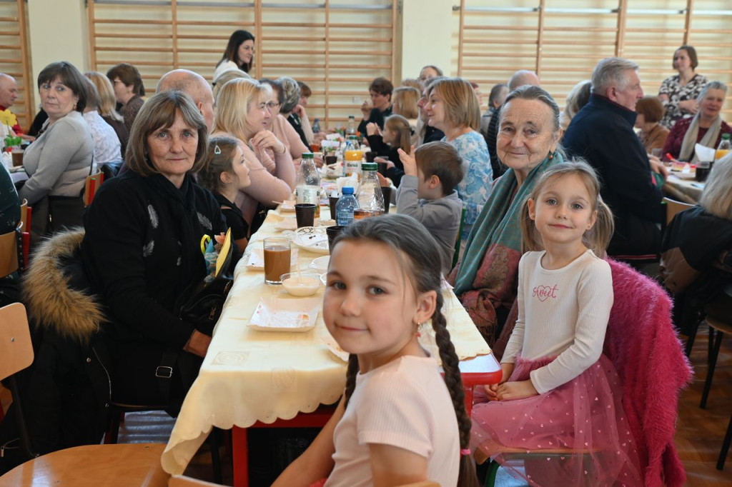 Dziadkowie, wnukowie, radość