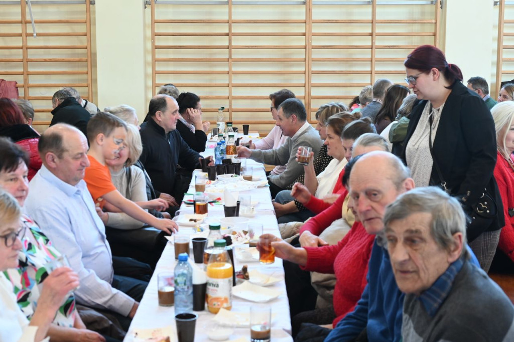 Dziadkowie, wnukowie, radość