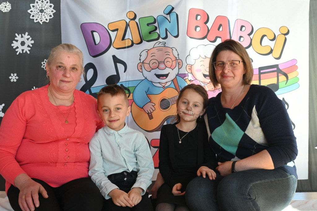 Dziadkowie, wnukowie, radość