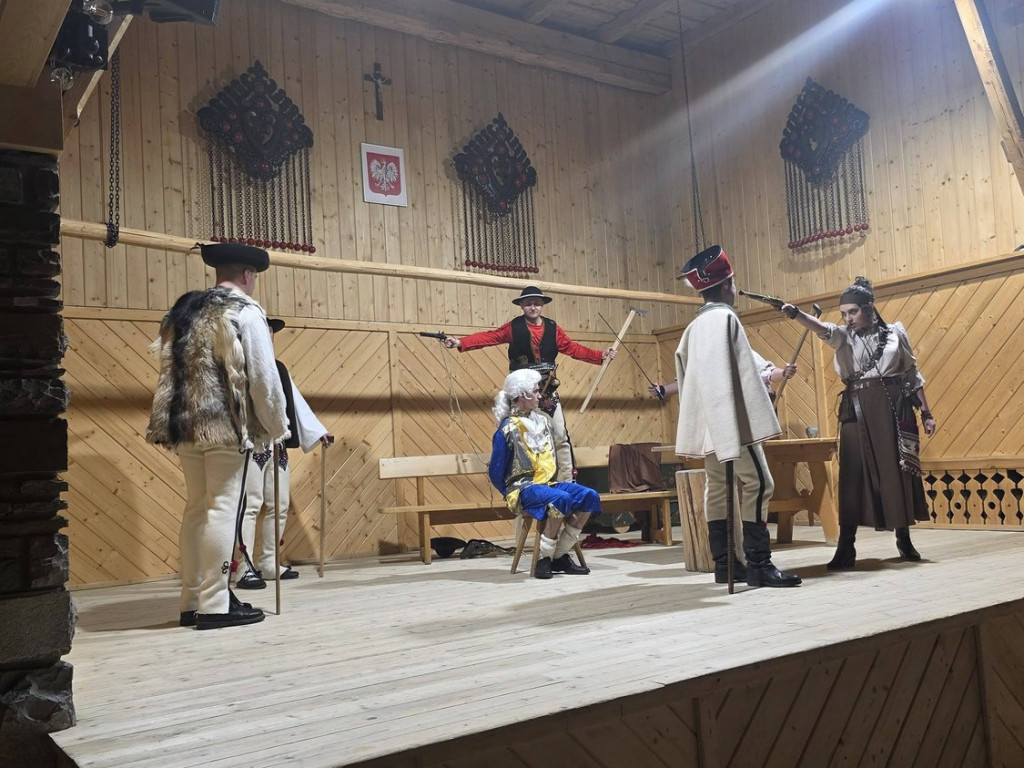 Kabaretowo-teatralne ferie w Poroninie za nami
