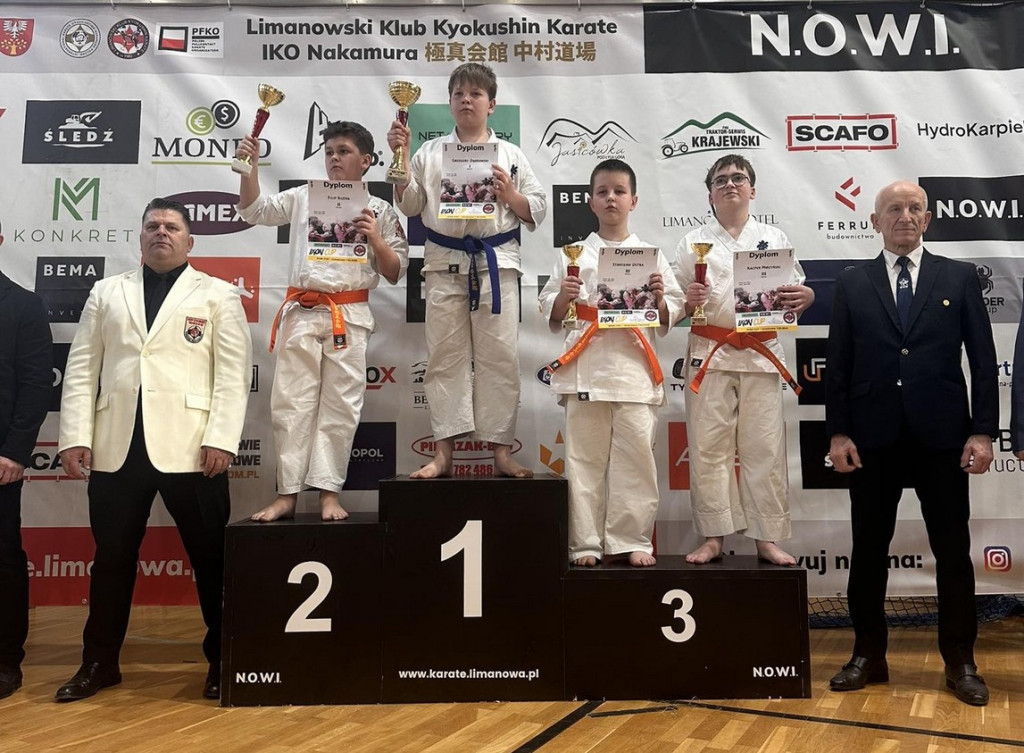Medalowy Pierwszy Krok wojowników z Czerwiennego