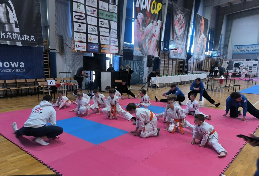 Medalowy Pierwszy Krok wojowników z Czerwiennego