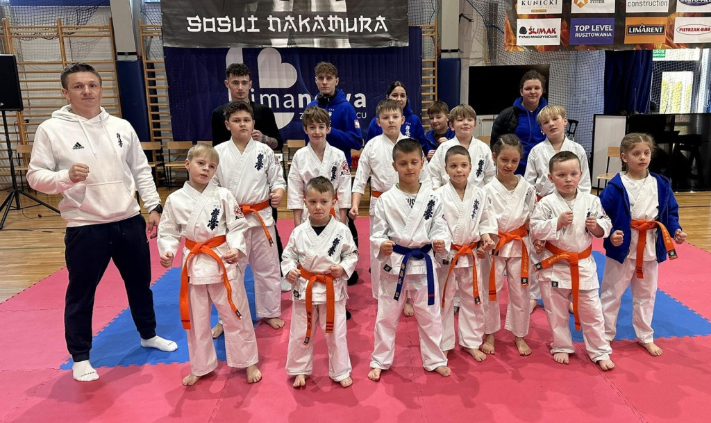 Medalowy Pierwszy Krok wojowników z Czerwiennego