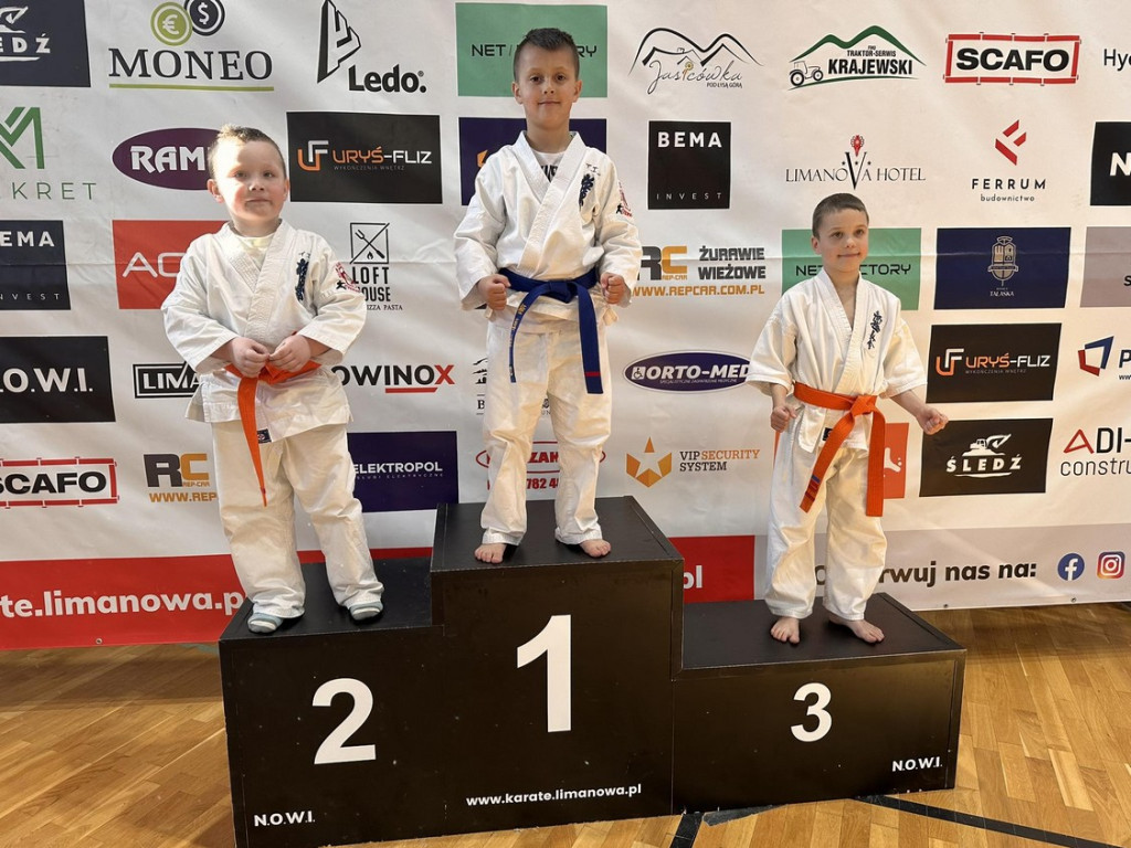 Medalowy Pierwszy Krok wojowników z Czerwiennego