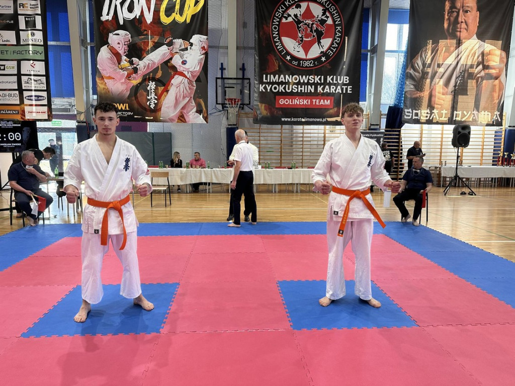 Medalowy Pierwszy Krok wojowników z Czerwiennego