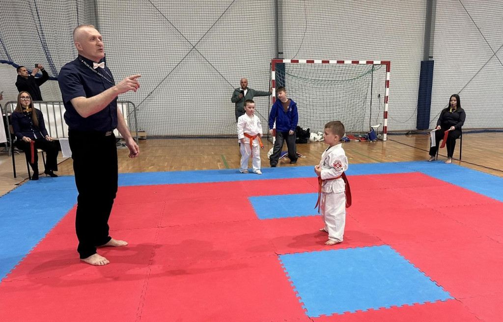 Medalowy Pierwszy Krok wojowników z Czerwiennego