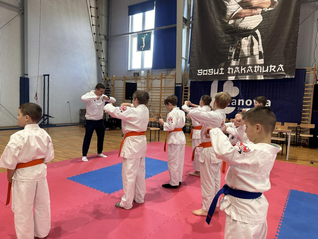 Medalowy Pierwszy Krok wojowników z Czerwiennego