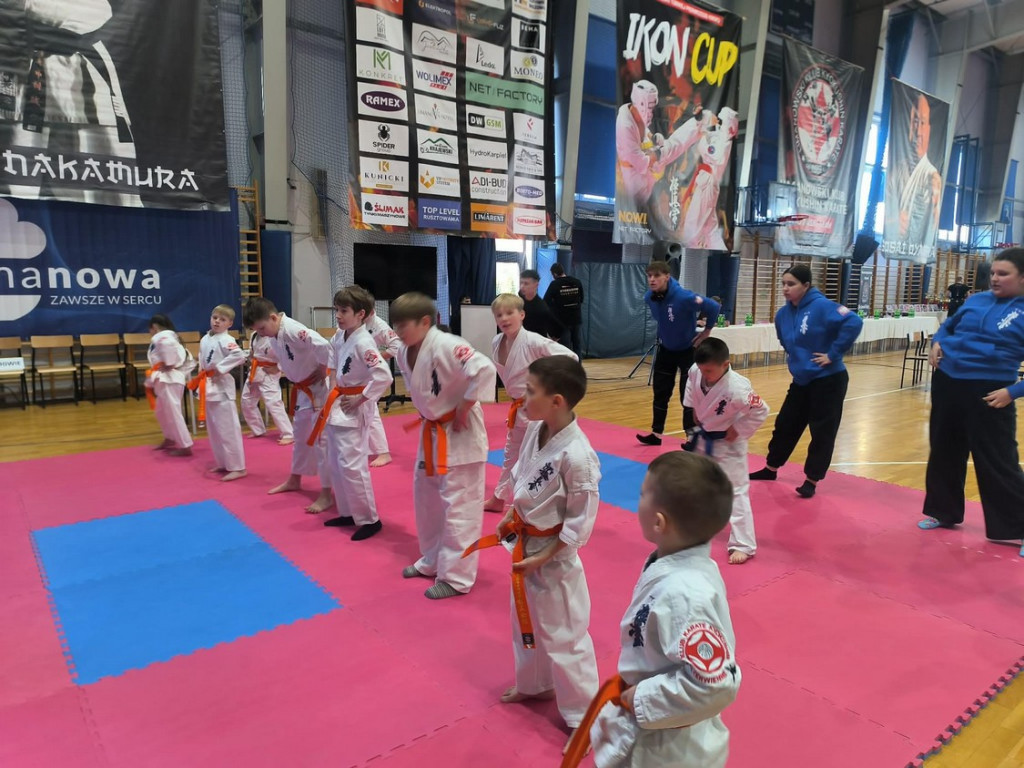 Medalowy Pierwszy Krok wojowników z Czerwiennego