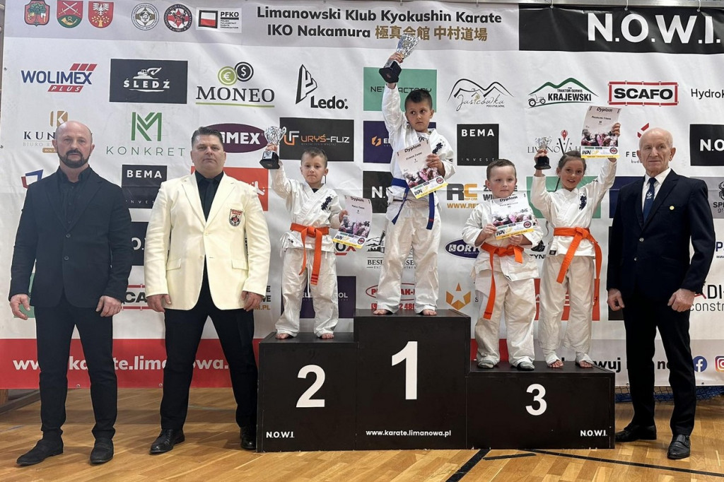 Medalowy Pierwszy Krok wojowników z Czerwiennego