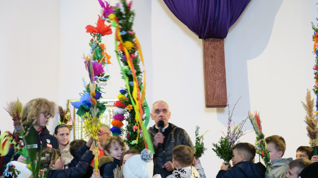 Najpiękniejsze palmy w Kościele Św. Krzyża w Zakopanem
