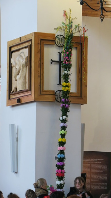 Najpiękniejsze palmy w Kościele Św. Krzyża w Zakopanem