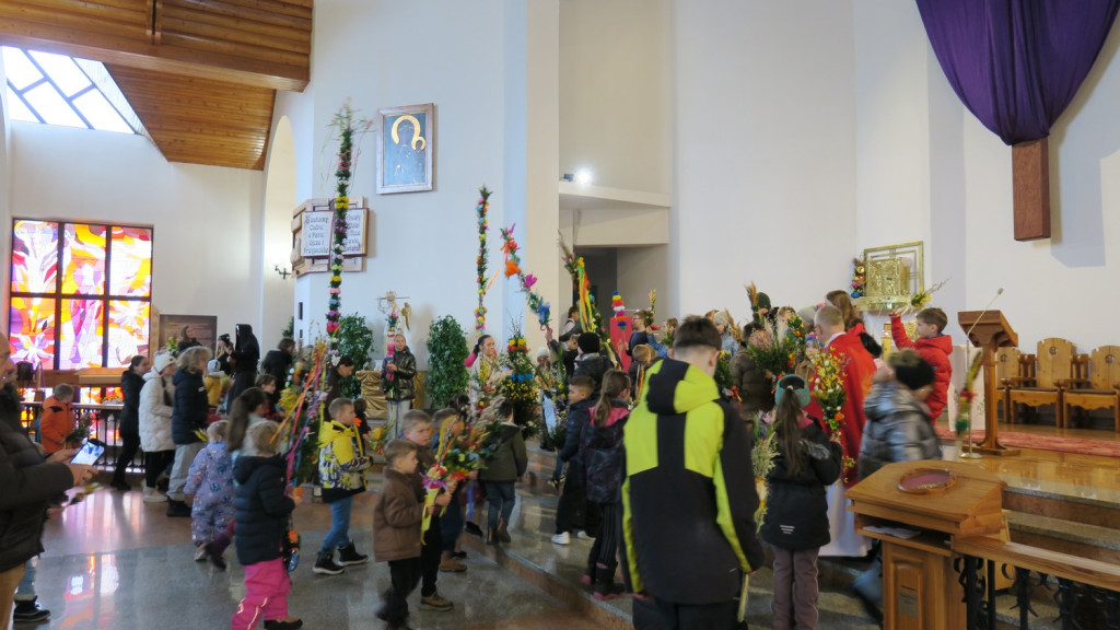 Najpiękniejsze palmy w Kościele Św. Krzyża w Zakopanem