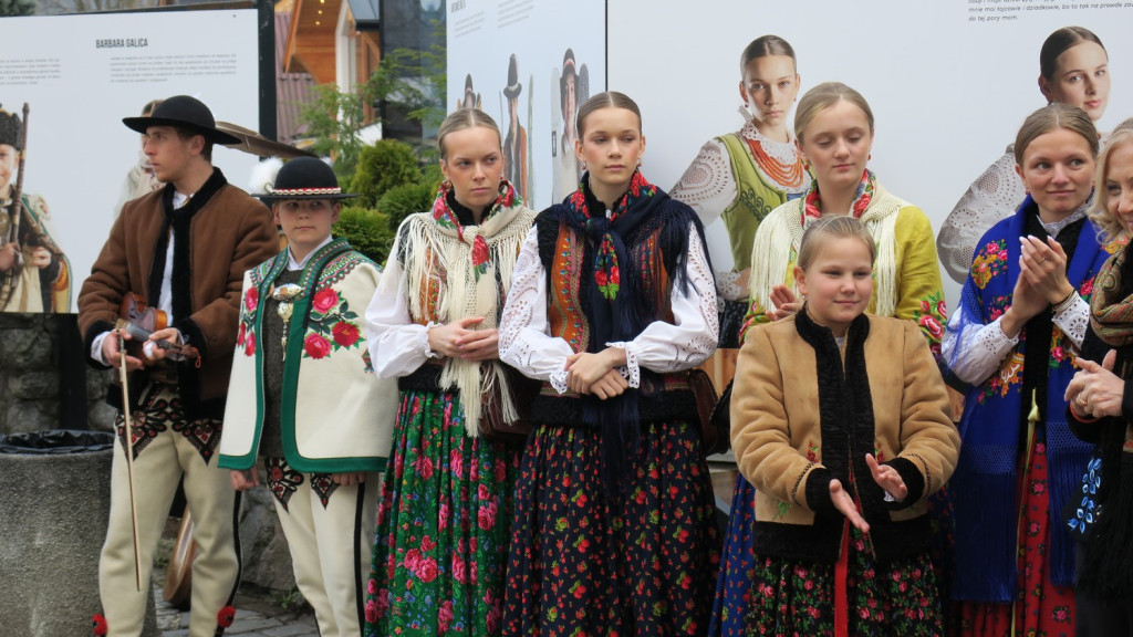 Harda młodość pod chmurką